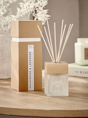 Bronx Cedarwood and Lavender 100ml Fragranced Reed Diffuser - Image 1 of 3
