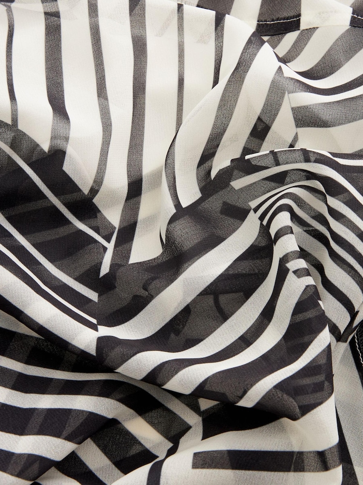 Black/White Geo - Image 7 of 7