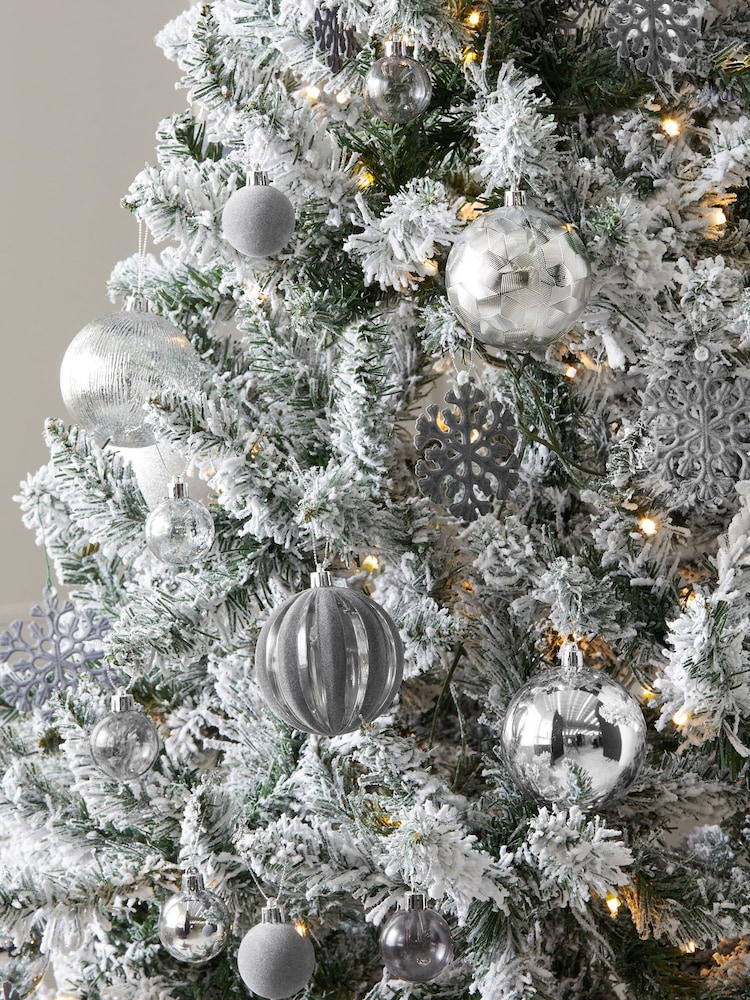 50 Pack Silver Shatterproof Christmas Baubles - Image 2 of 4
