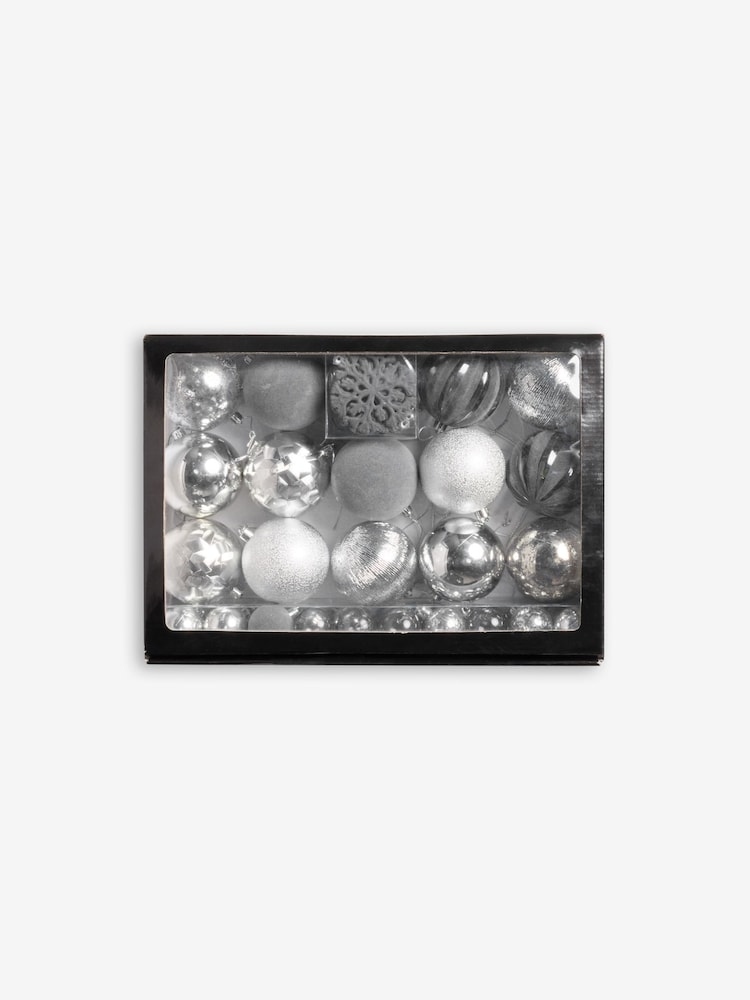 50 Pack Silver Shatterproof Christmas Baubles - Image 4 of 4