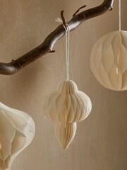 Set of 10 White Paper Honeycomb Baubles - Image 4 of 8