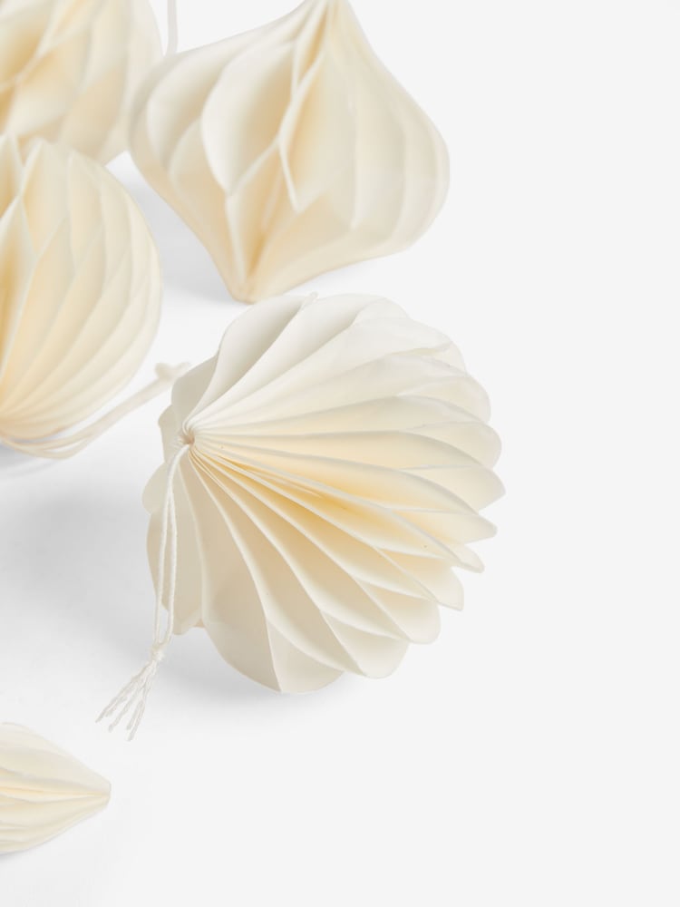 Set of 10 White Paper Honeycomb Baubles - Image 8 of 8