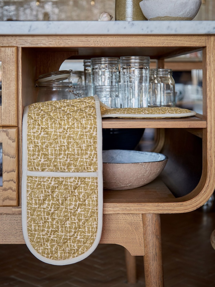 ABIGAIL AHERN x MURMUR Warm Ochre Camille 100% Cotton Double Oven Gloves - Image 1 of 3