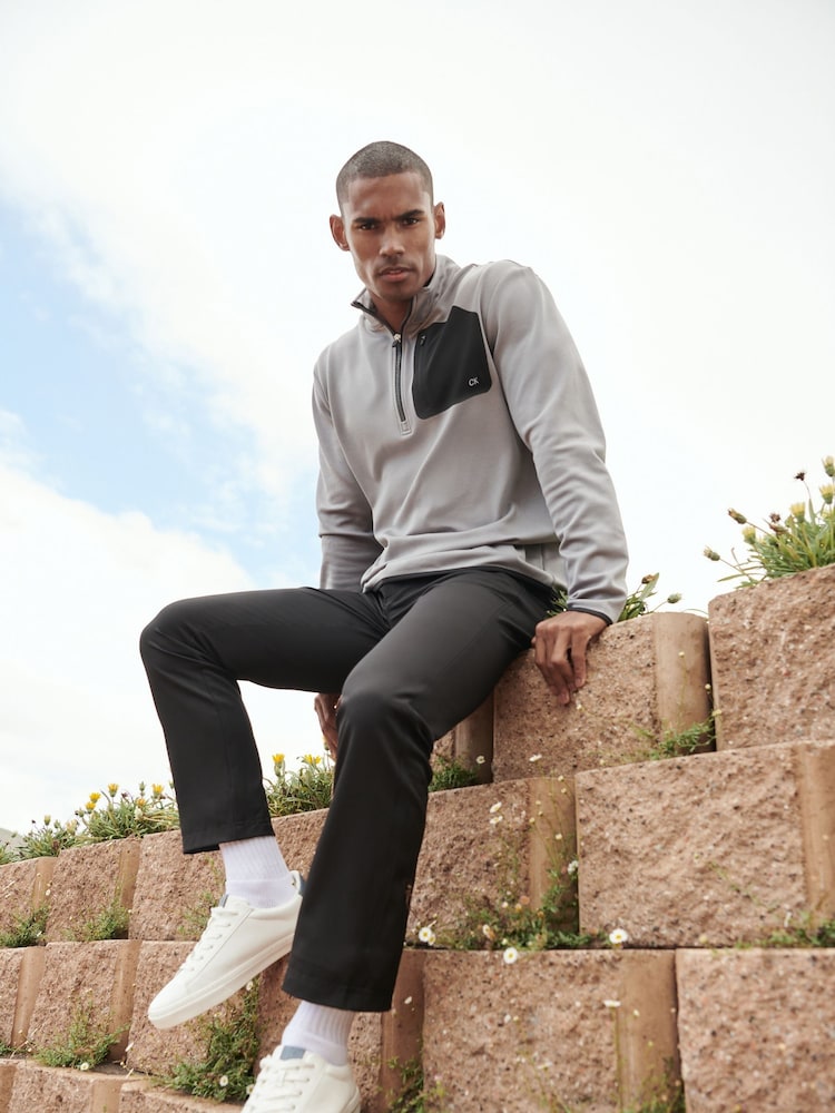 Calvin Klein Golf Delta Quarter Zip Sweatshirt - Image 2 of 9
