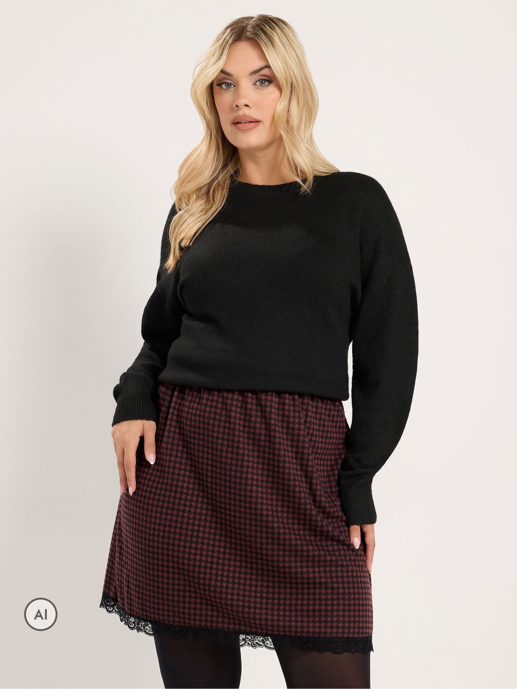 Yours Women's Red Dogtooth A-Line Skirt In Size 26-28 - Image 2