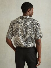 Reiss White/Black Levesi Abstract Print Cuban Collar Shirt - Image 4 of 5