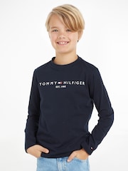 تيشرت أساسي قطن 100% مزين بشعار وبكُم طويل للبنات من Tommy Hilfiger - صورة 4 من 8