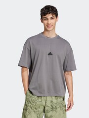 Grau - adidas City Escape T-Shirt - Bild 1 von 7