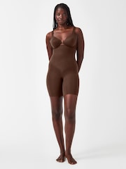 شورت Higher Power مع مشد متوسط من SPANX® - صورة 4 من 4