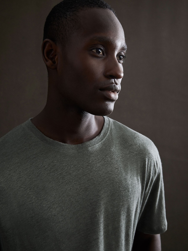 Reiss Fern Green Venice Linen Crew Neck T-Shirt - Image 5 of 5