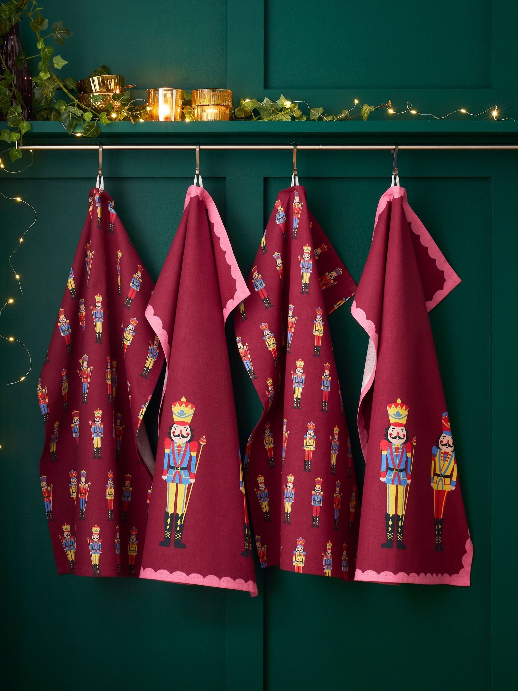 Catherine Lansfield Christmas Nutcracker Kitchen Tea Towel Pack Of 4 - Plum - 50x70cm - Image 5