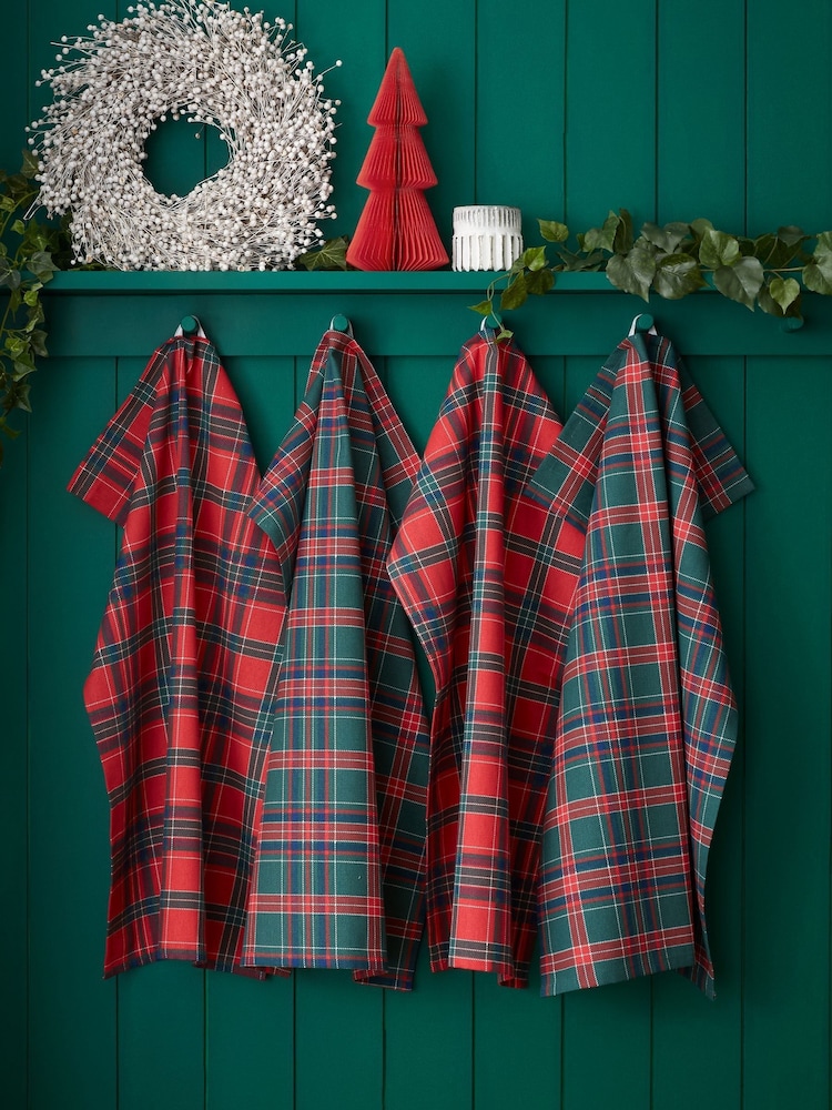 Catherine Lansfield Red Green 4 Pack Christmas Tartan Check Wipeable Placemats - Image 1 of 2