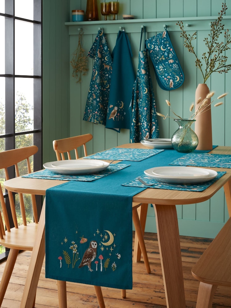 Catherine Lansfield Enchanted Twilight Cotton Table Runner - Imagem 1 de 2 Catherine Lansfield Enchanted Twilight Cotton Table Runner - Imagem 1 de 2