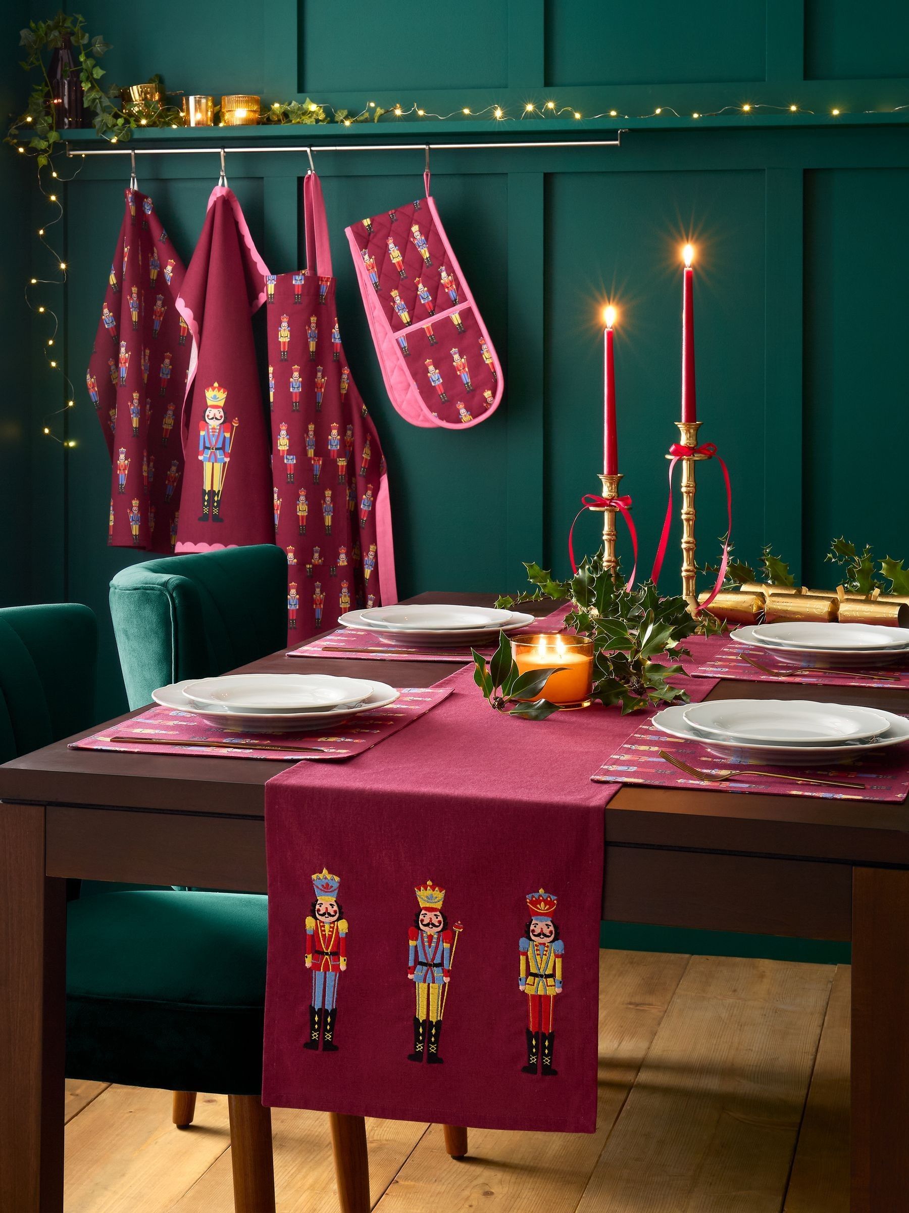 Catherine Lansfield Unisex Plum Christmas Nutcracker Cotton Table Runner - Image 5