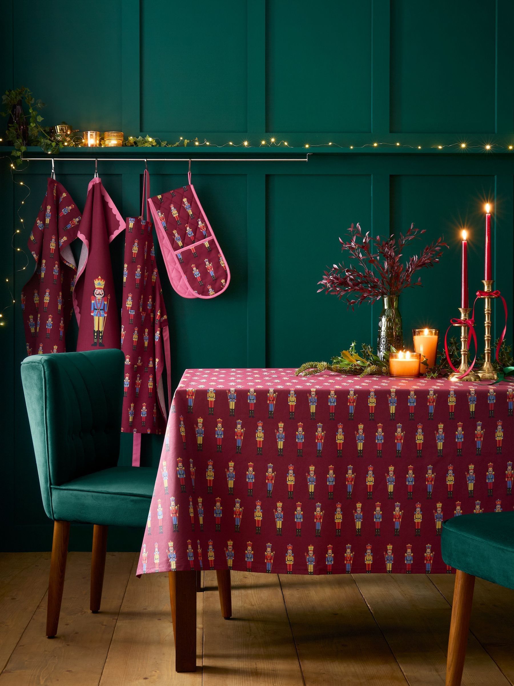 Rackhams Christmas Nutcracker Cotton Table Cloth Plum - 137 X 178 M - Plum - Image 10