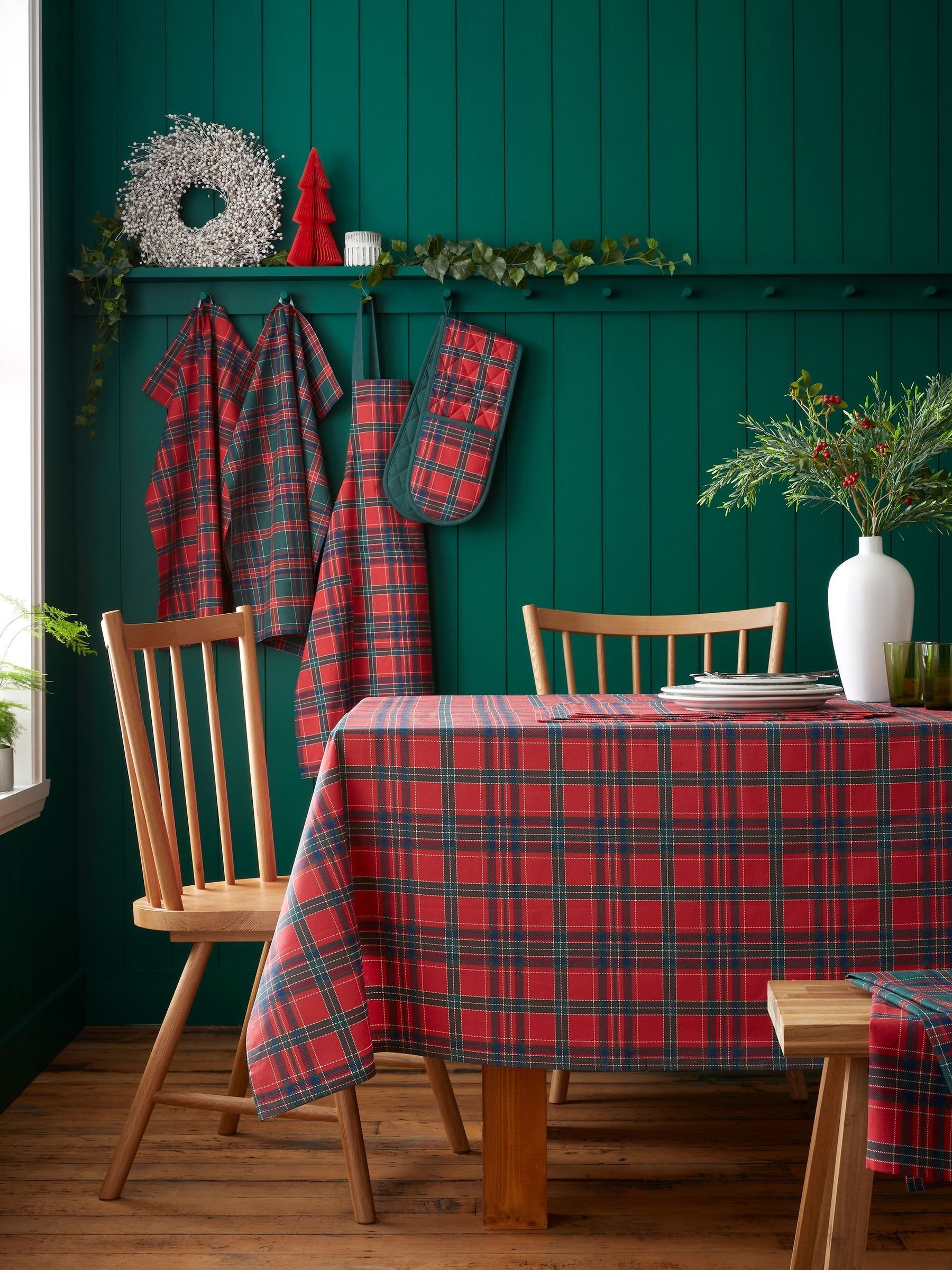 Catherine Lansfield Unisex Red 'Christmas Tartan Check' Cotton Table Cloth In | Size: 137Cm X 229Cm - Image 5