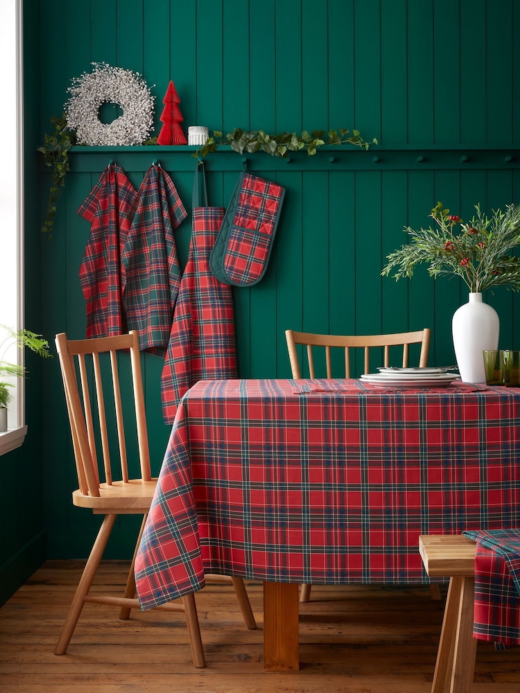 Catherine Lansfield Christmas Tartan Check Table Cloth - Imagem 1 de 2 Catherine Lansfield Christmas Tartan Check Table Cloth - Imagem 1 de 2