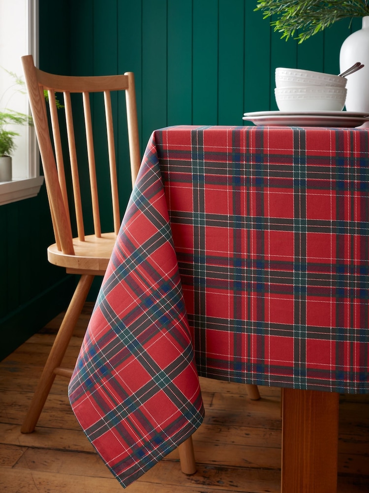 Catherine Lansfield Christmas Tartan Check Table Cloth - Imagem 2 de 2 Catherine Lansfield Christmas Tartan Check Table Cloth - Imagem 2 de 2