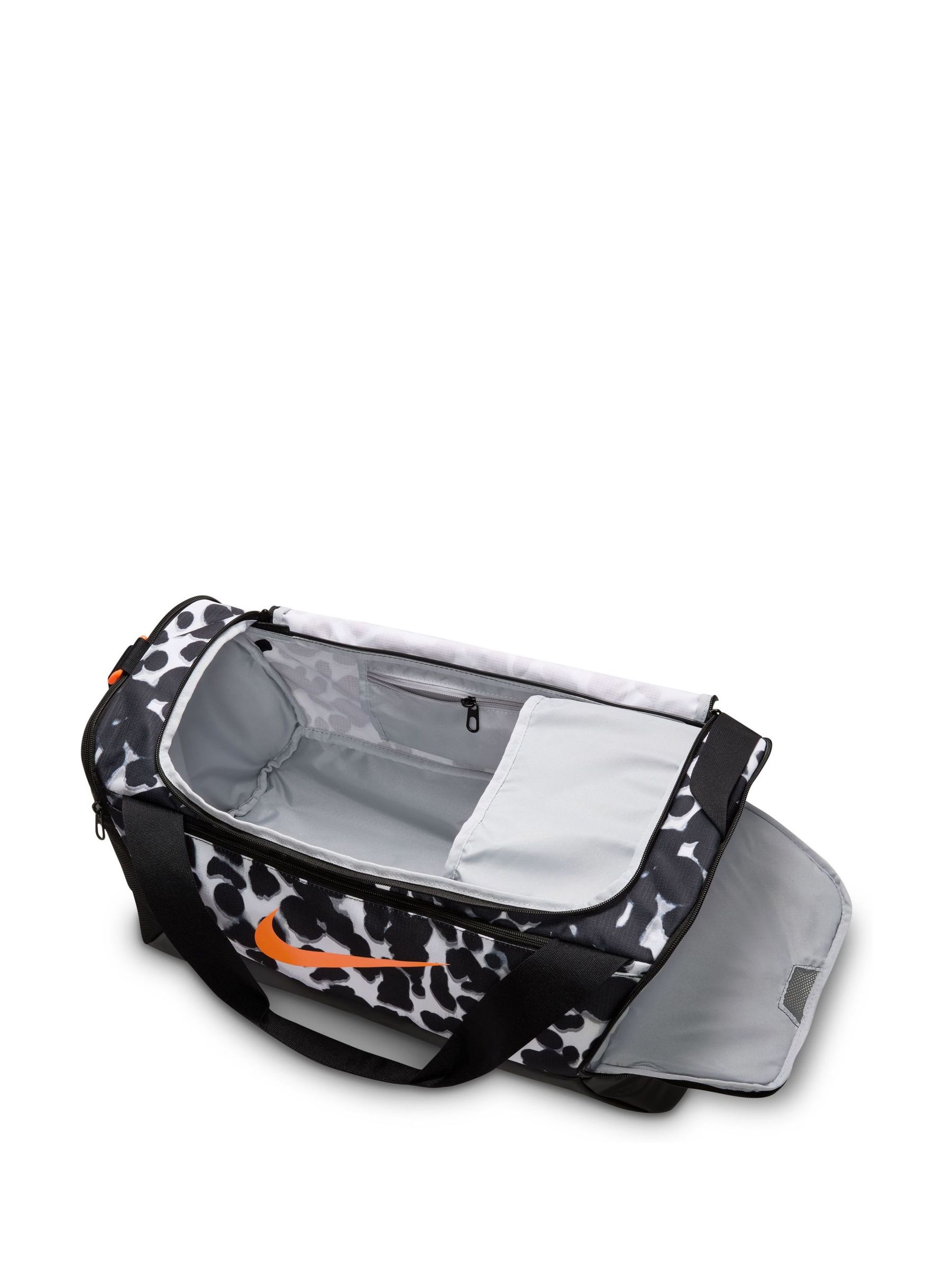 Nike brasilia 6 small duffel bag black outlet