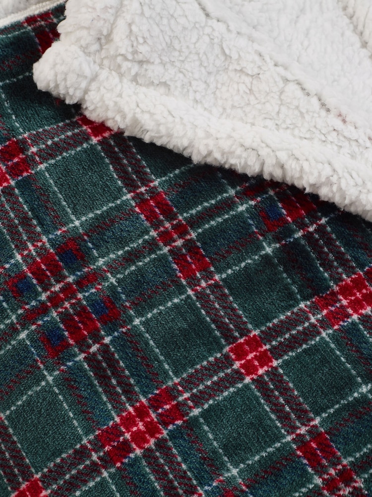 Catherine Lansfield Green Tartan Sherpa Check Cosy Fleece Blanket Throw - Image 3 of 3