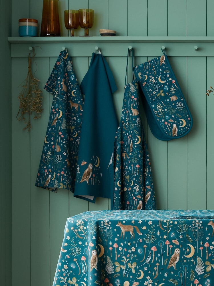 Catherine Lansfield Green Enchanted Twilight Animals Print Double Oven Gloves - Image 2 of 2