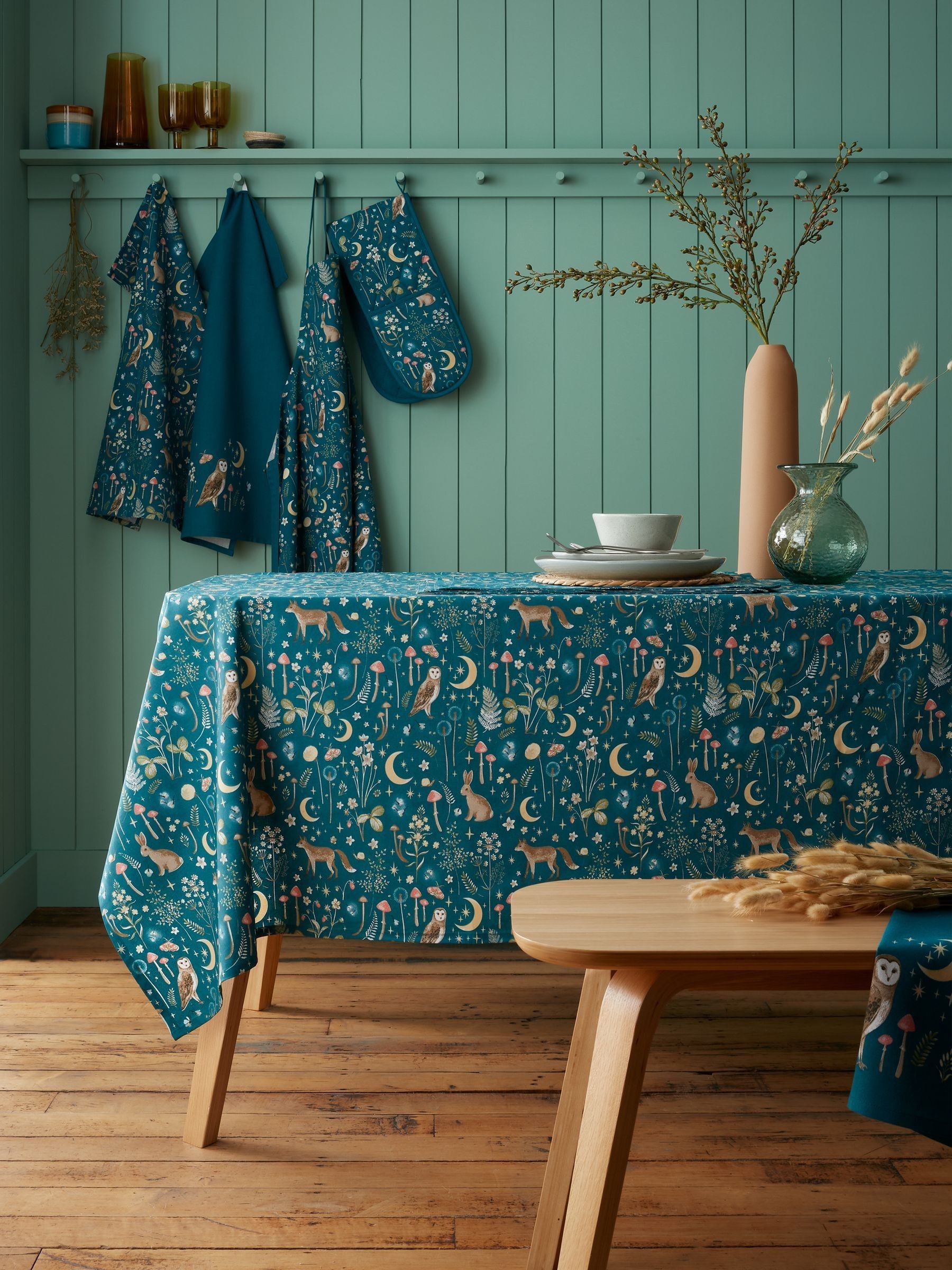 Catherine Lansfield Enchanted Twilight Animals 137x229cm Table Cloth Green - Image 4