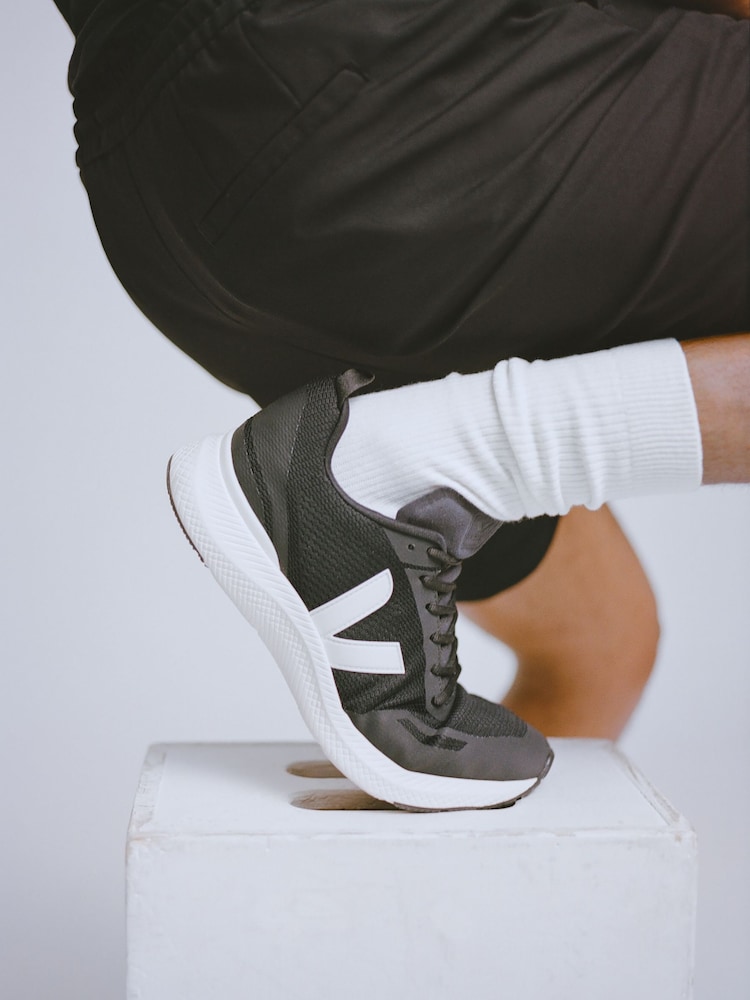 Reiss Cream/Black Impala Veja Lightweight Trainers - Image 2 of 6