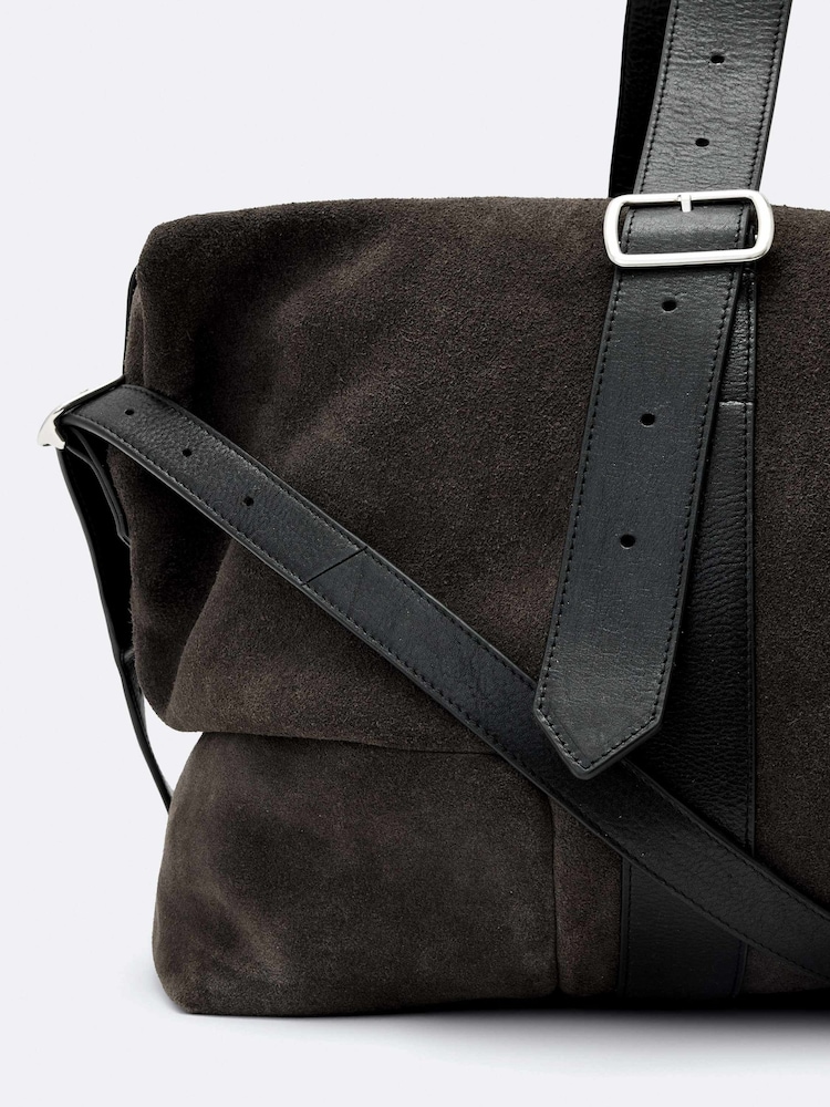 AllSaints Eden Suede Holdall - 4এর মধ্যে 4 ছবি AllSaints Eden Suede Holdall - 4এর মধ্যে 4 ছবি