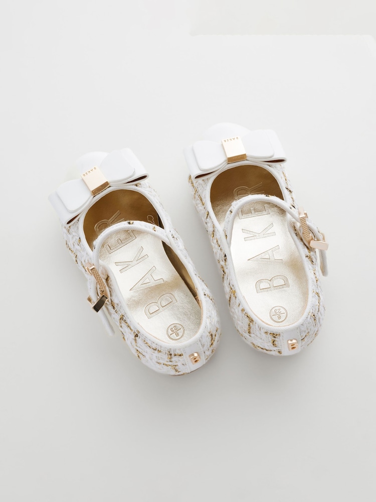 Zapatos blancos de vestir tipo merceditas con lazo para niñas de Baker By Ted Baker - Imagen 7 de 7 Zapatos blancos de vestir tipo merceditas con lazo para niñas de Baker By Ted Baker - Imagen 7 de 7