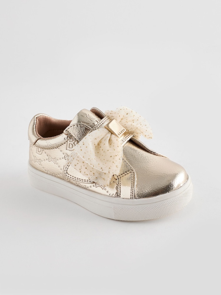 Gold - Baker by Ted Baker Turnschuhe mit Organzaschleife für Mädchen - Bild 1 von 6 Gold - Baker by Ted Baker Turnschuhe mit Organzaschleife für Mädchen - Bild 1 von 6