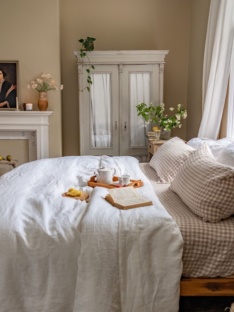 Piglet in Bed Mushroom Gingham Linen Fitted Sheet - Image 1 of 3