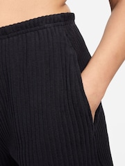Nike Black 100% Cotton Chill Knit Ribbed 3-Inch Shorts - Image 4 of 7