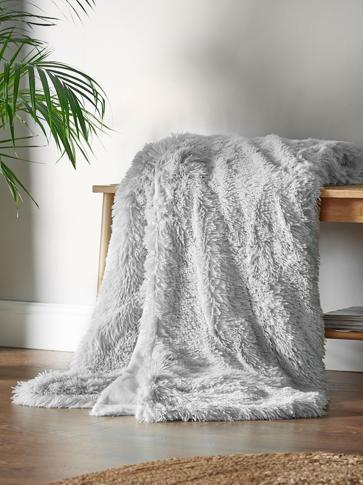Catherine Lansfield Silver So Soft Cuddly Throw - Image 1 of 5