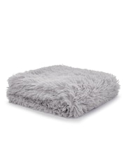 Catherine Lansfield Silver So Soft Cuddly Throw - Image 5 of 5