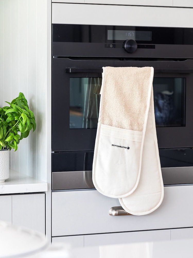 Masterclass Cream Deluxe Professional Double Oven 100% Cotton Gloves - Image 1 of 4