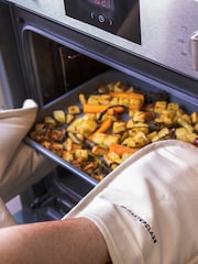 Masterclass Cream Deluxe Professional Double Oven 100% Cotton Gloves - Image 2 of 4