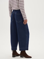 Hush Sable supersofte Jeans mit Barrel-Hosenbein - Bild 4 von 5
