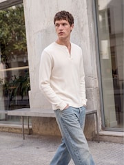JACK & JONES Oversized Waffle Long Sleeve Henley T-Shirt - Imagem 2 de 9