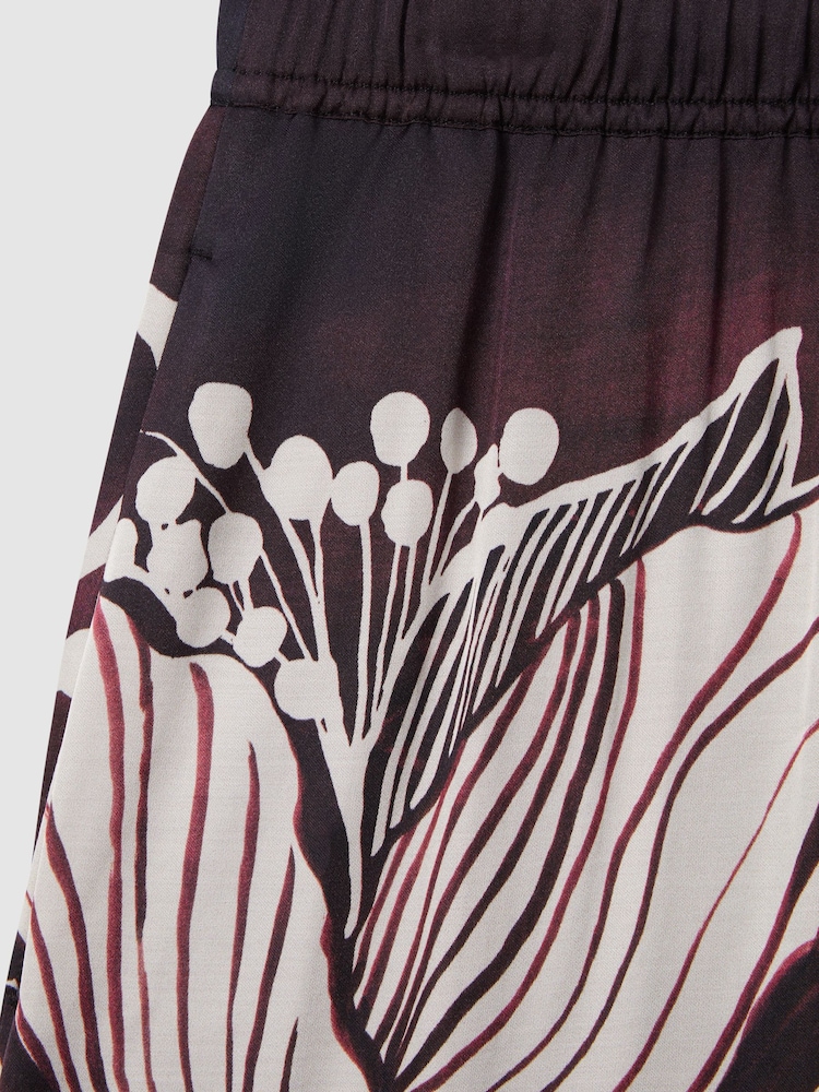 Reiss Burgundy/Cream Fallon Printed Drawstring Shorts - Image 7 of 7