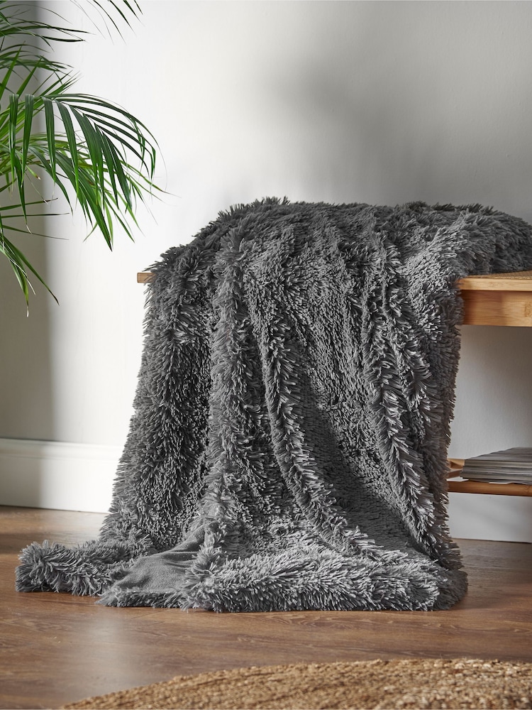 Catherine Lansfield Grey So Soft Cuddly Throw - Image 1 of 5