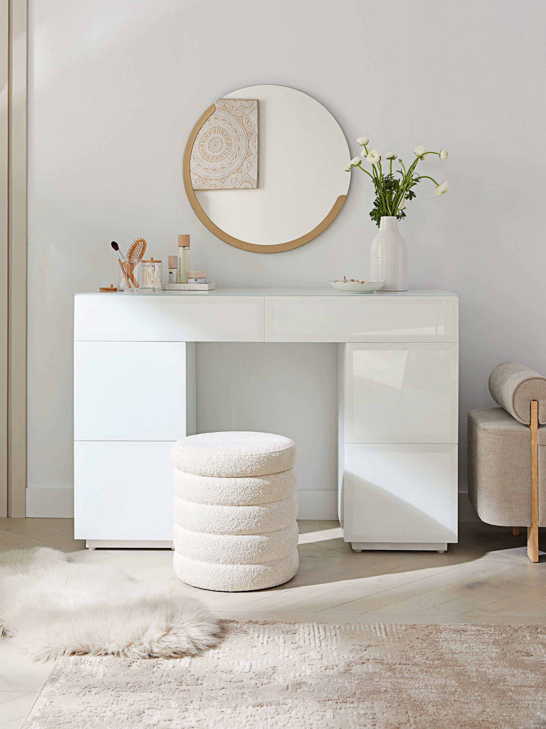 Mirrored dressing table next discount