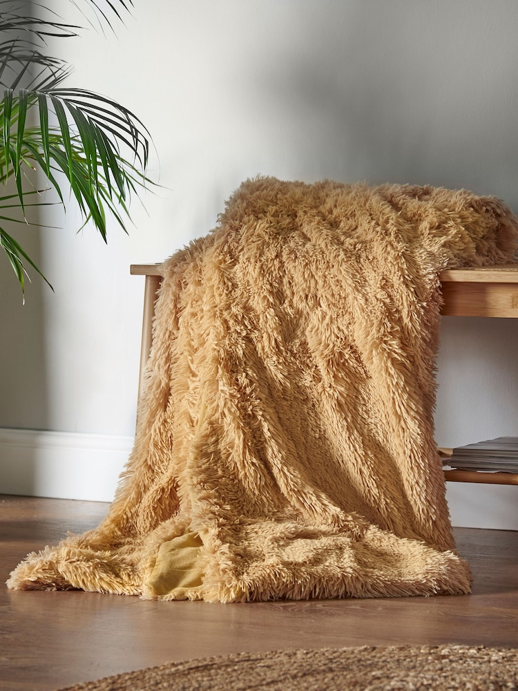 Catherine Lansfield Yellow So Soft Cuddly Throw - Image 1 of 5