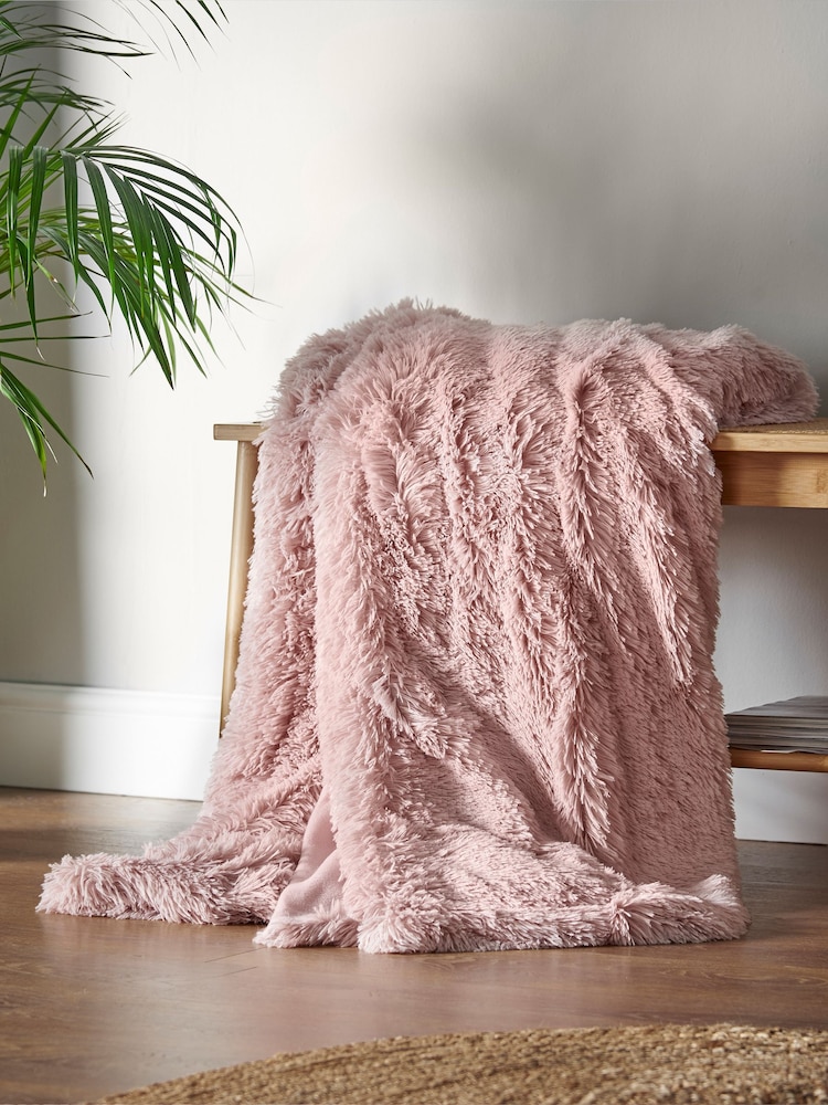 Catherine Lansfield Pink So Soft Cuddly Throw - Image 1 of 5
