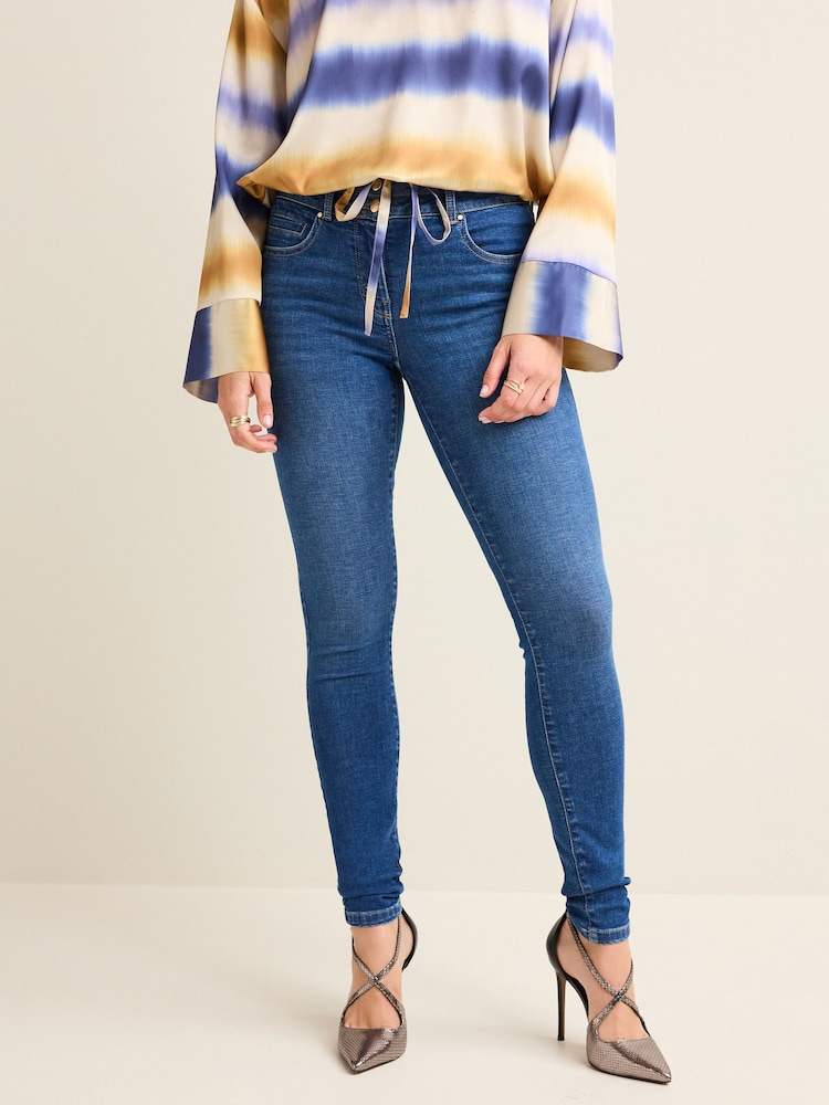Mittelblaue Waschung - Lift-Slim-And-Shape Skinny Jeans - Bild 2 von 6 Mittelblaue Waschung - Lift-Slim-And-Shape Skinny Jeans - Bild 2 von 6