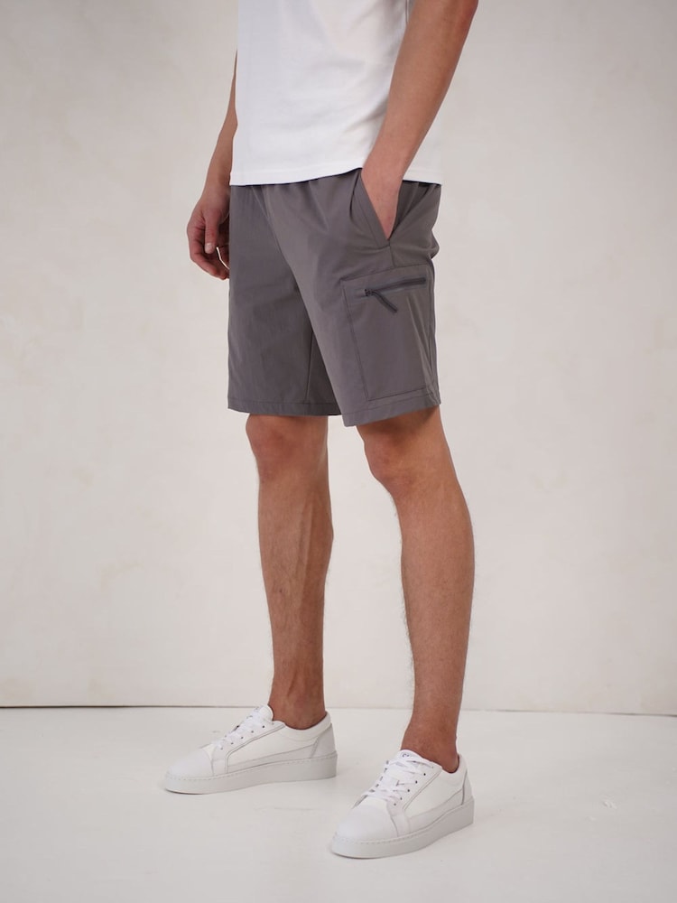 Boz - CAPO Utility Tech Cargo Şortları - 4şəkildən 1 şəkil Boz - CAPO Utility Tech Cargo Şortları - 4şəkildən 1 şəkil