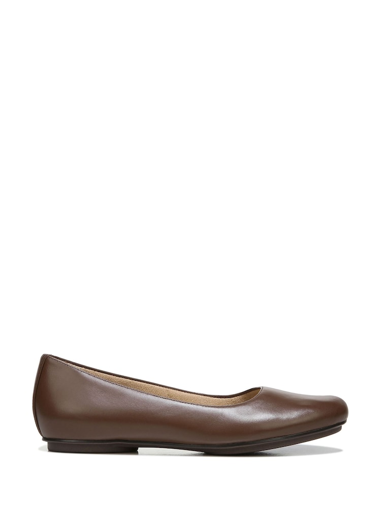 Schokoladenbraun - Naturalizer Maxwell Ballerinas aus Leder - Bild 1 von 7 Schokoladenbraun - Naturalizer Maxwell Ballerinas aus Leder - Bild 1 von 7