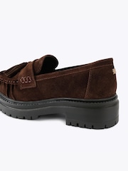 KG Kurt Geiger Tasha Suede Tassel Loafer Shoes - صورة 3 من 4