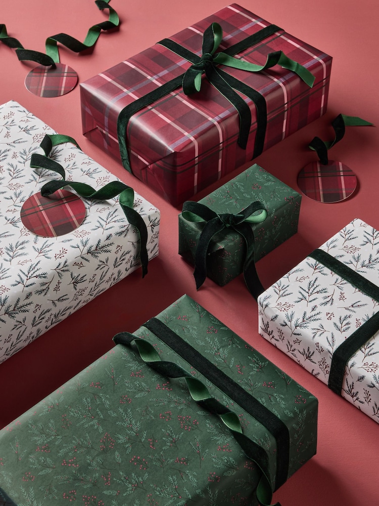 Green Berries Luxury Set of 3, 3m Christmas Wrapping Paper - Image 1 of 4