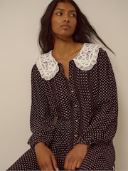Vestido a media pierna de lunares con cuello de encaje Shae de Monsoon - Imagen 3 de 5