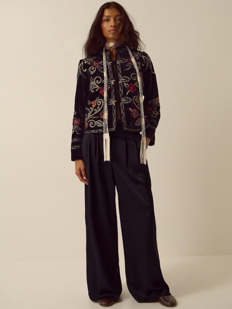 Monsoon Frankie Floral Embroidered Velvet Jacket - Image 2 de 4 Monsoon Frankie Floral Embroidered Velvet Jacket - Image 2 de 4